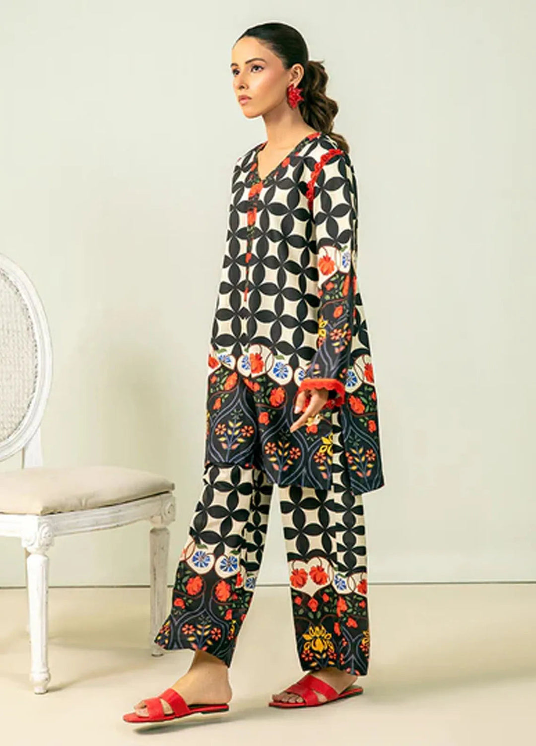 Meeral Pret Printed Lawn 2 Piece Suit MBC 001
