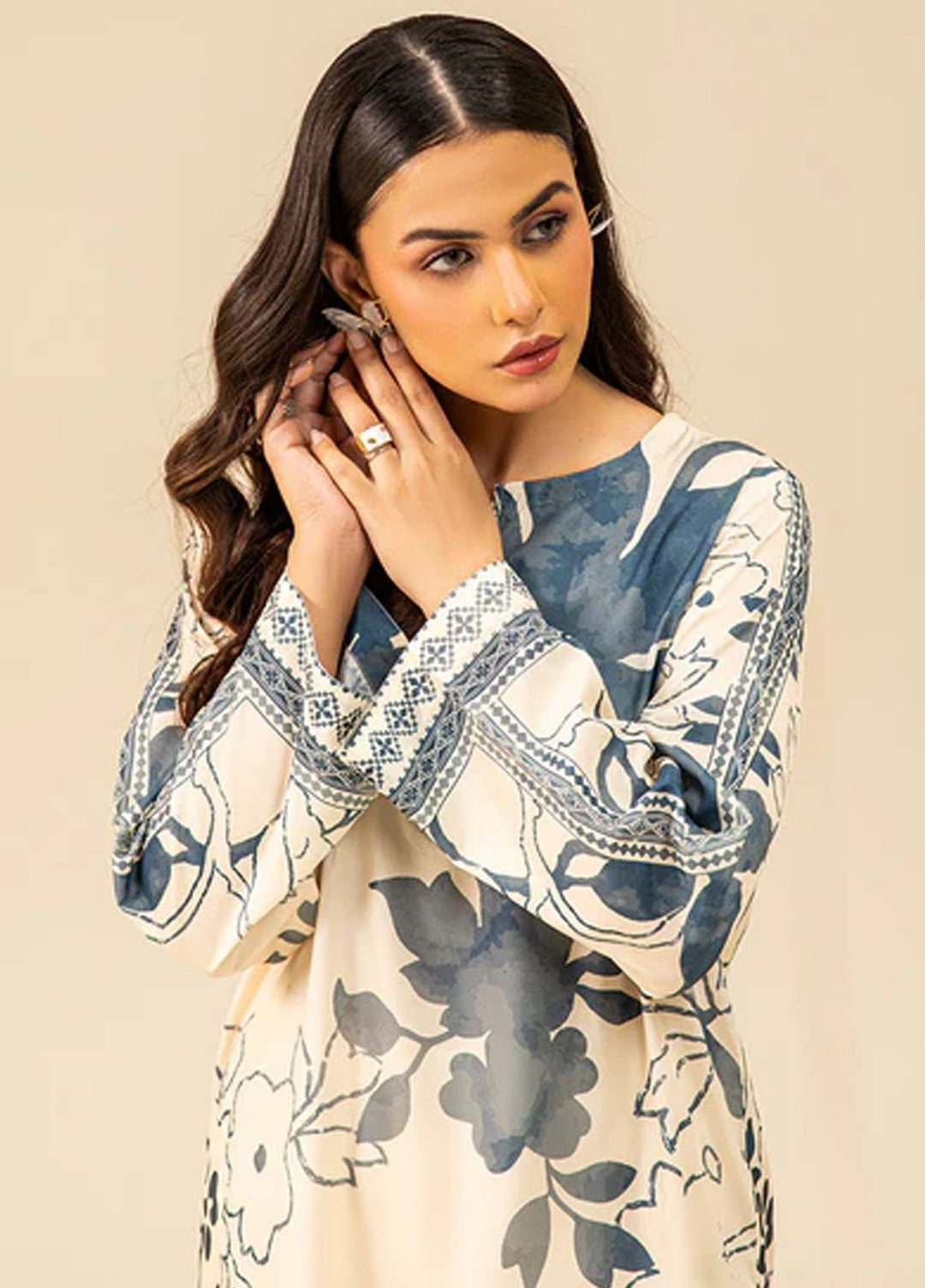 Meeral Pret Printed Lawn 2 Piece Suit MBC-007