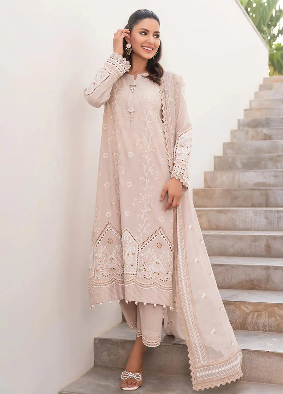 Mehro Maah By Addee Embroidered Lawn Suit Unstitched 3 Piece AD24M USA-1059 - Summer Collection