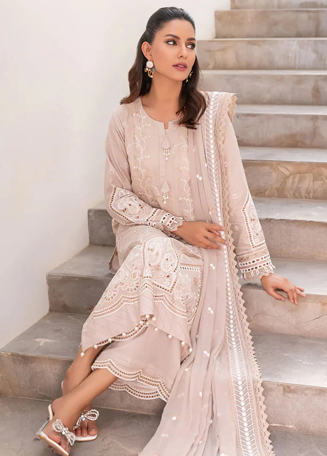 Mehro Maah By Addee Embroidered Lawn Suit Unstitched 3 Piece AD24M USA-1059 - Summer Collection