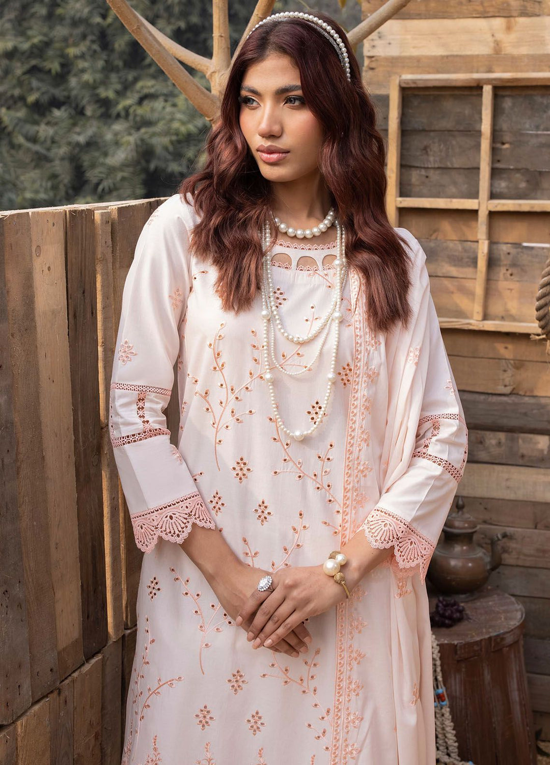 Mehru By Mahnur Embroidered Lawn Suits Unstitched 3 Piece MN24MR D-03 - Summer Collection