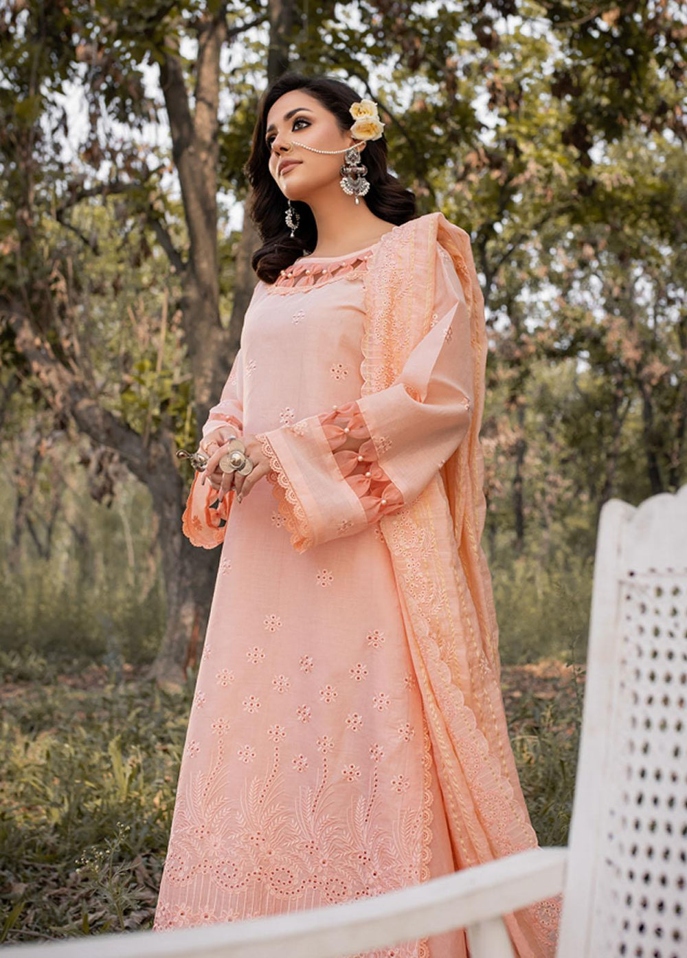 Mehru By Mahnur Embroidered Lawn Suits Unstitched 3 Piece MN23CK MEE-02 - Luxury Collection