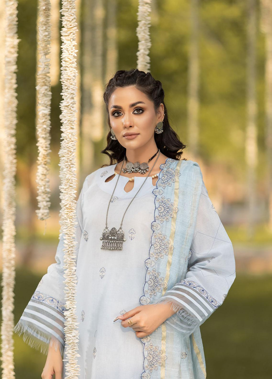 Mehru By Mahnur Embroidered Lawn Suits Unstitched 3 Piece MN23CK MEE-05 - Luxury Collection