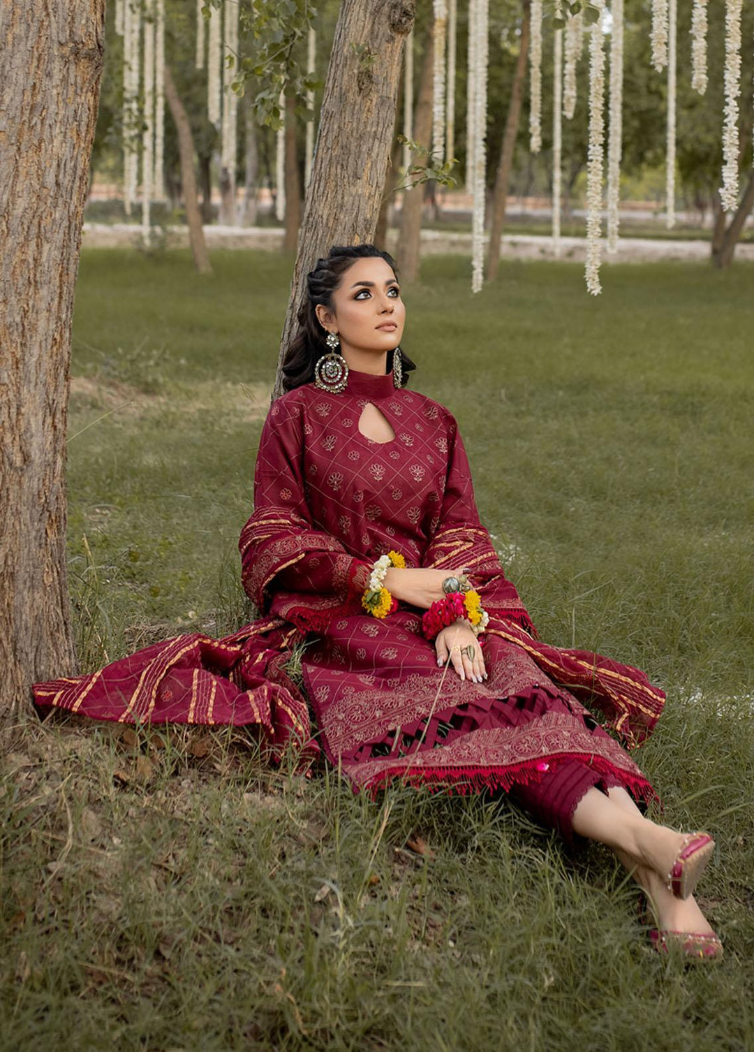 Mehru By Mahnur Embroidered Lawn Suits Unstitched 3 Piece MN23CK MEE-06 - Luxury Collection