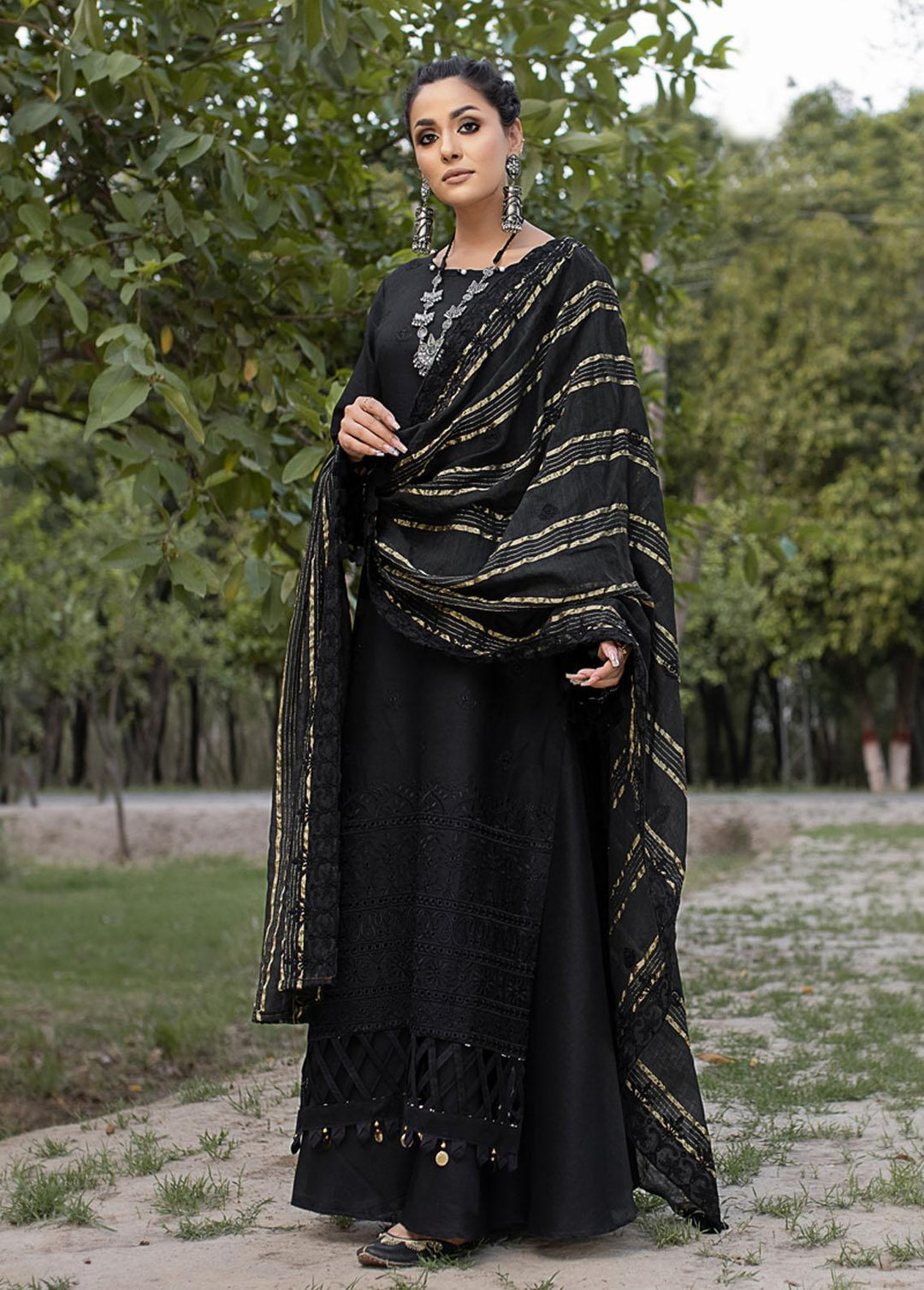 Mehru By Mahnur Embroidered Lawn Suits Unstitched 3 Piece MN23CK MEE-10 - Luxury Collection