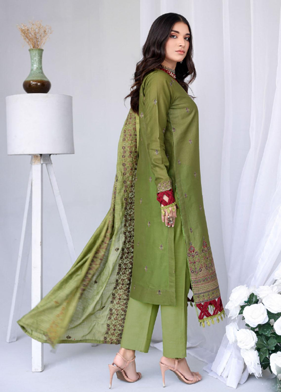 Mehru by Mahnur Embroidered Lawn Suits Unstitched 3 Piece MN23M 11 - Luxury Collection