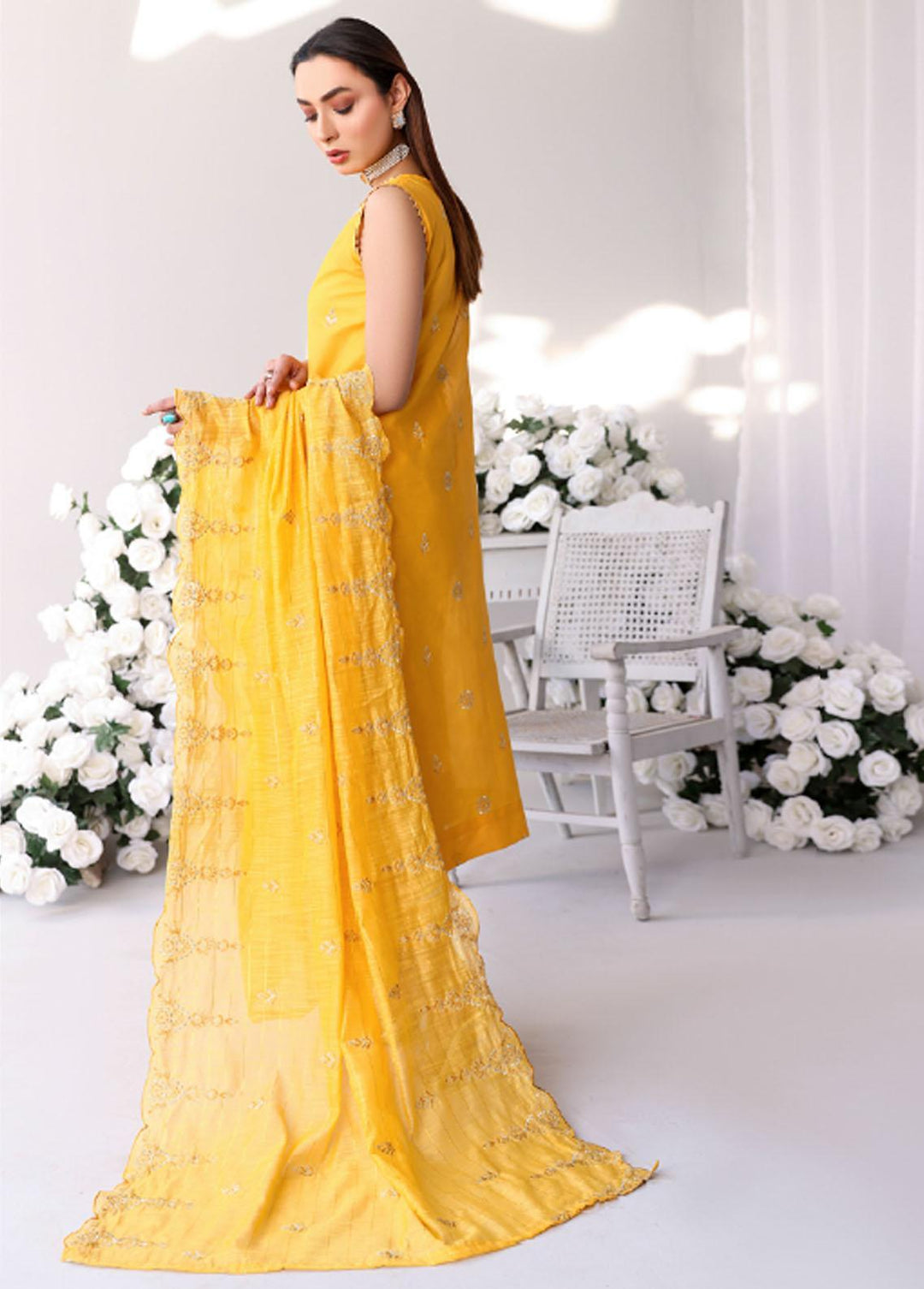 Mehru by Mahnur Embroidered Lawn Suits Unstitched 3 Piece MN23M 05 - Luxury Collection