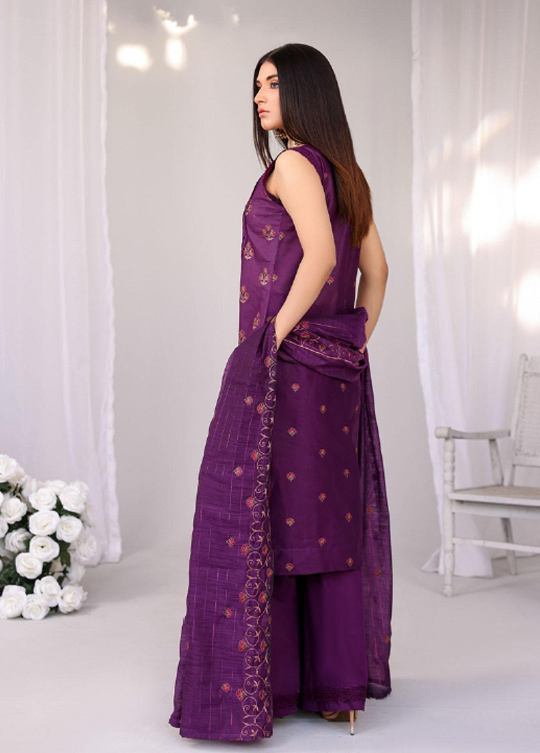 Mehru by Mahnur Embroidered Lawn Suits Unstitched 3 Piece MN23M 06 - Luxury Collection