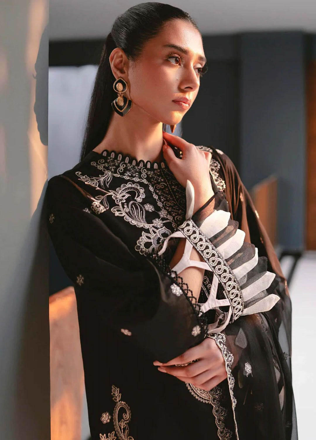 Meraki by Humdum Embroidered Lawn Suits Unstitched 3 Piece HD24M D-06 - Summer Collection