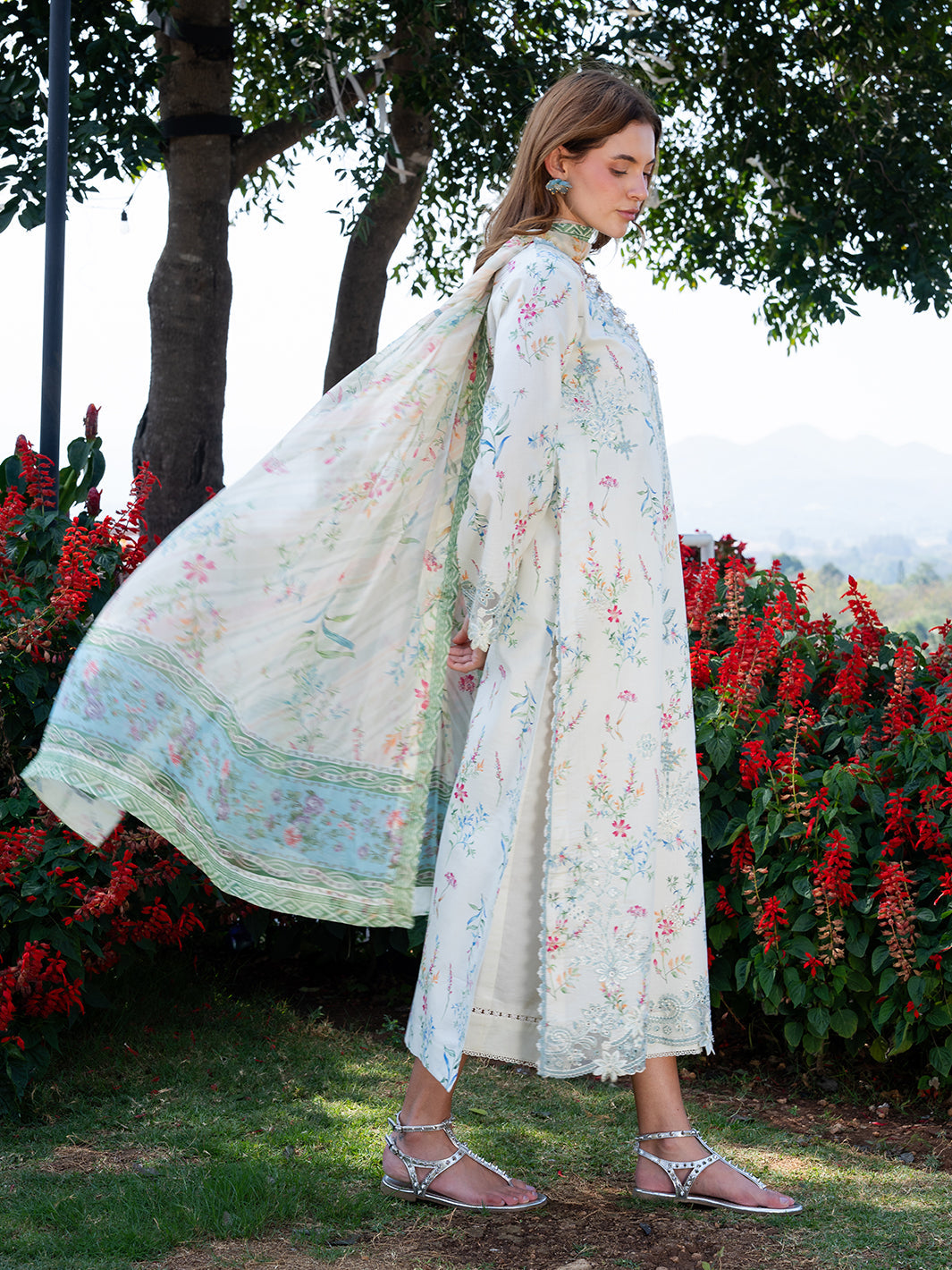 The Scent Of Summers by Yards Unstitched Embroidered Lawn 3 Piece Suit Minted Daydream Casual Collection