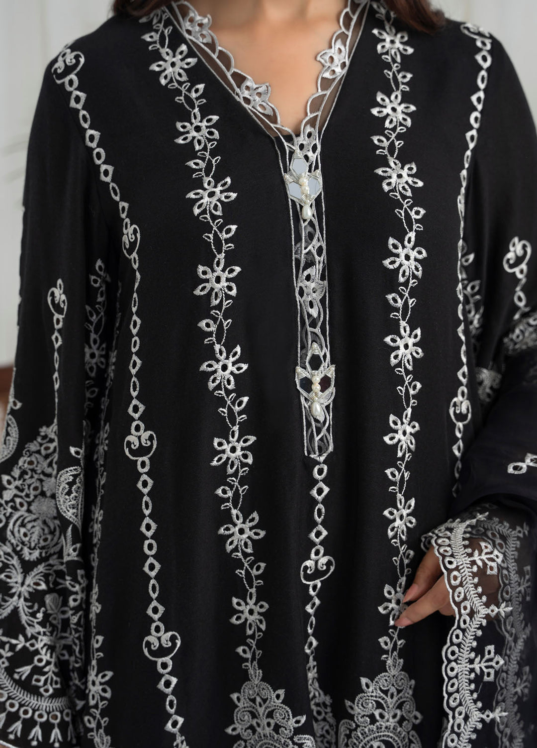 Miras Pret Embroidered Cotton 3 Piece Suit Sia