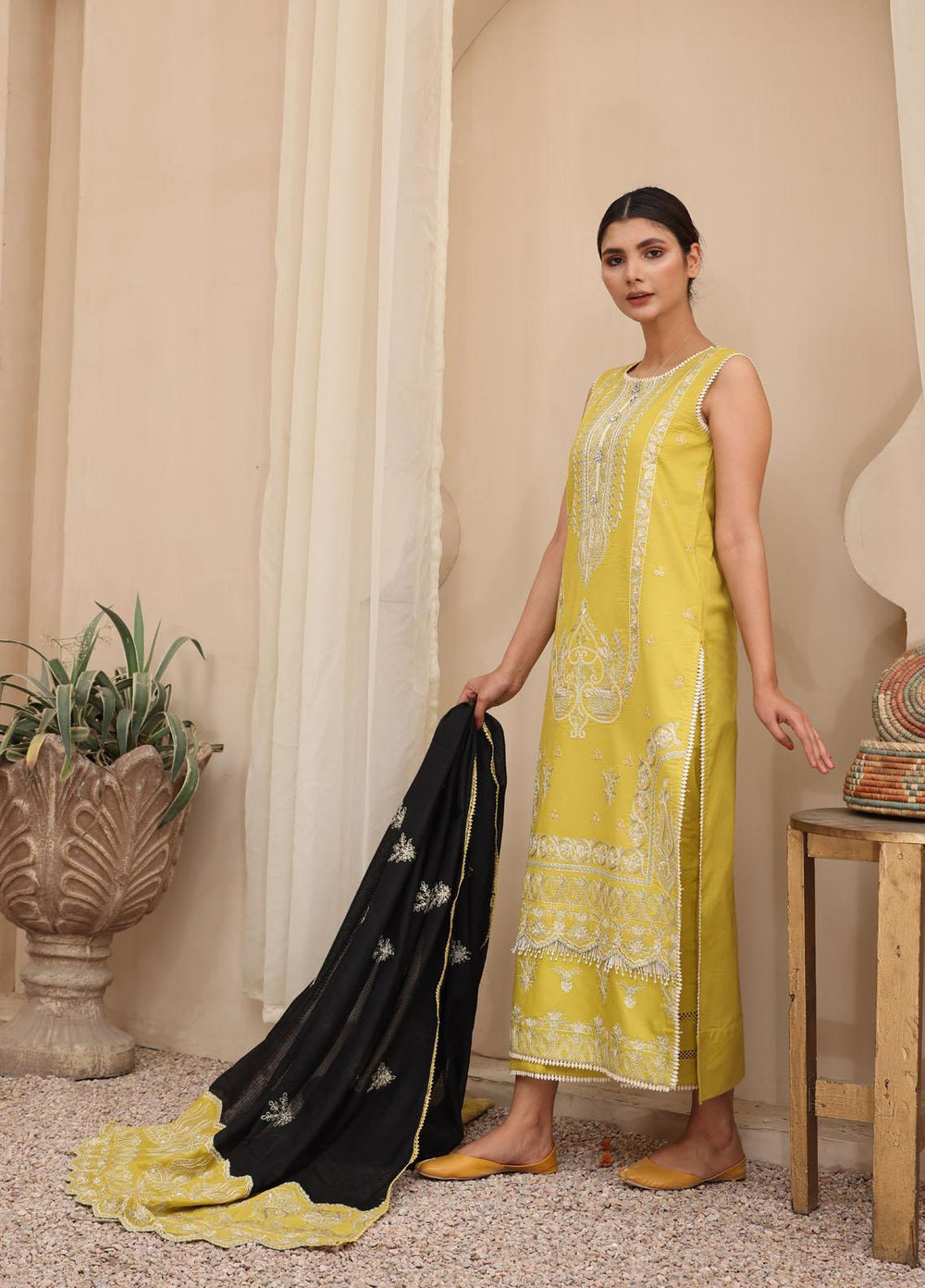 Mirha by Humdum Embroidered Lawn Suits Unstitched 3 Piece HD22M 04 - Summer Collection