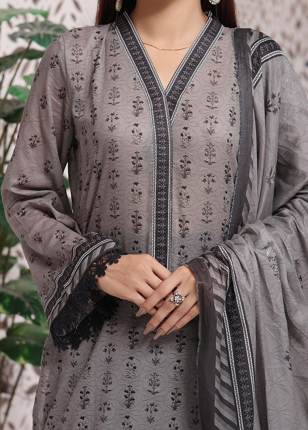 Misri By VS Textiles Printed Lawn Suits Unstitched 3 Piece VS23BS D-101 - Black Collection