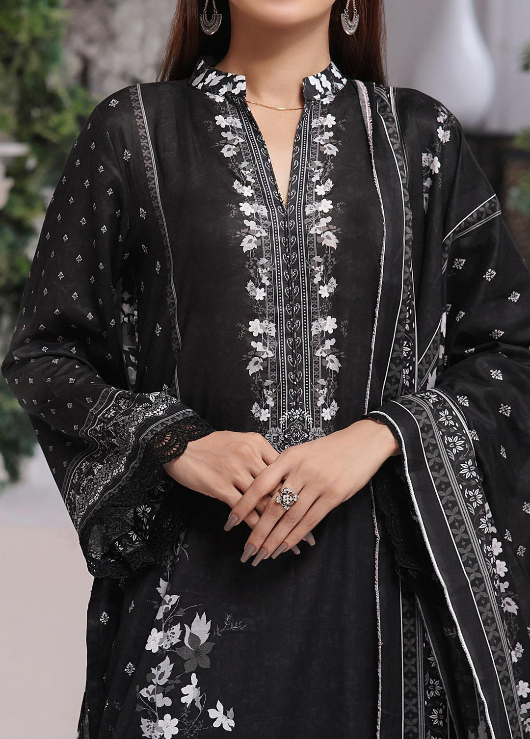 Misri By VS Textiles Printed Lawn Suits Unstitched 3 Piece VS23BS D-104 - Black Collection