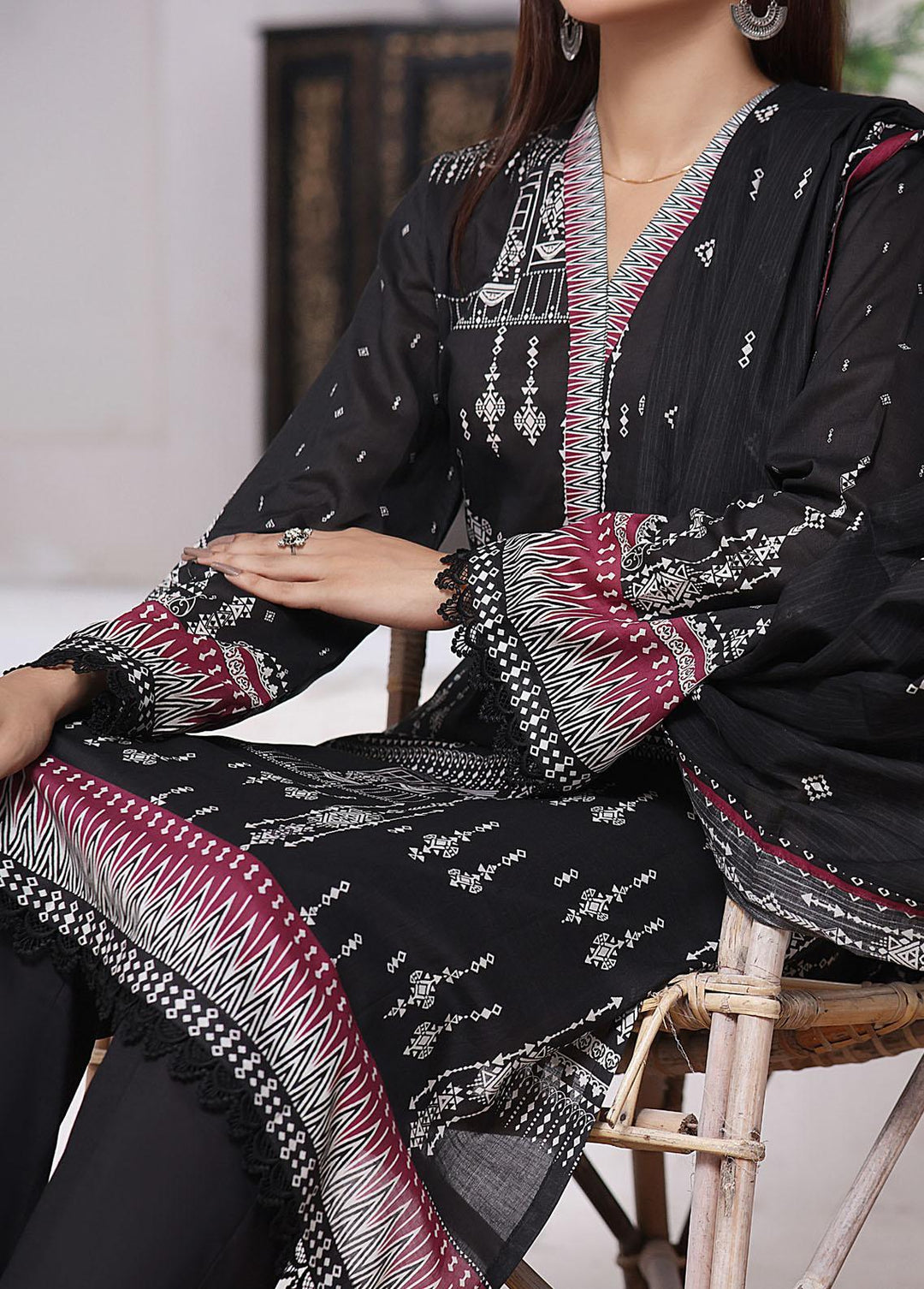 Misri By VS Textiles Printed Lawn Suits Unstitched 3 Piece VS23BS D-105 - Black Collection