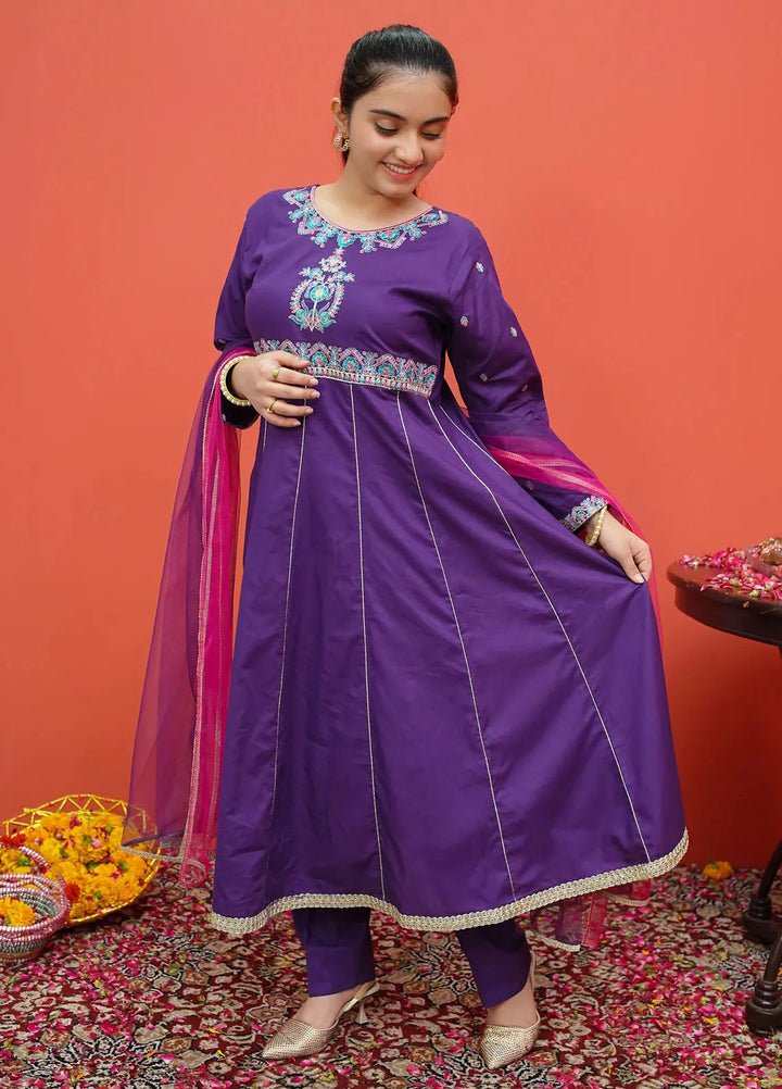 Modest Pret Embroidered Cambric 3 Piece Suit 8185