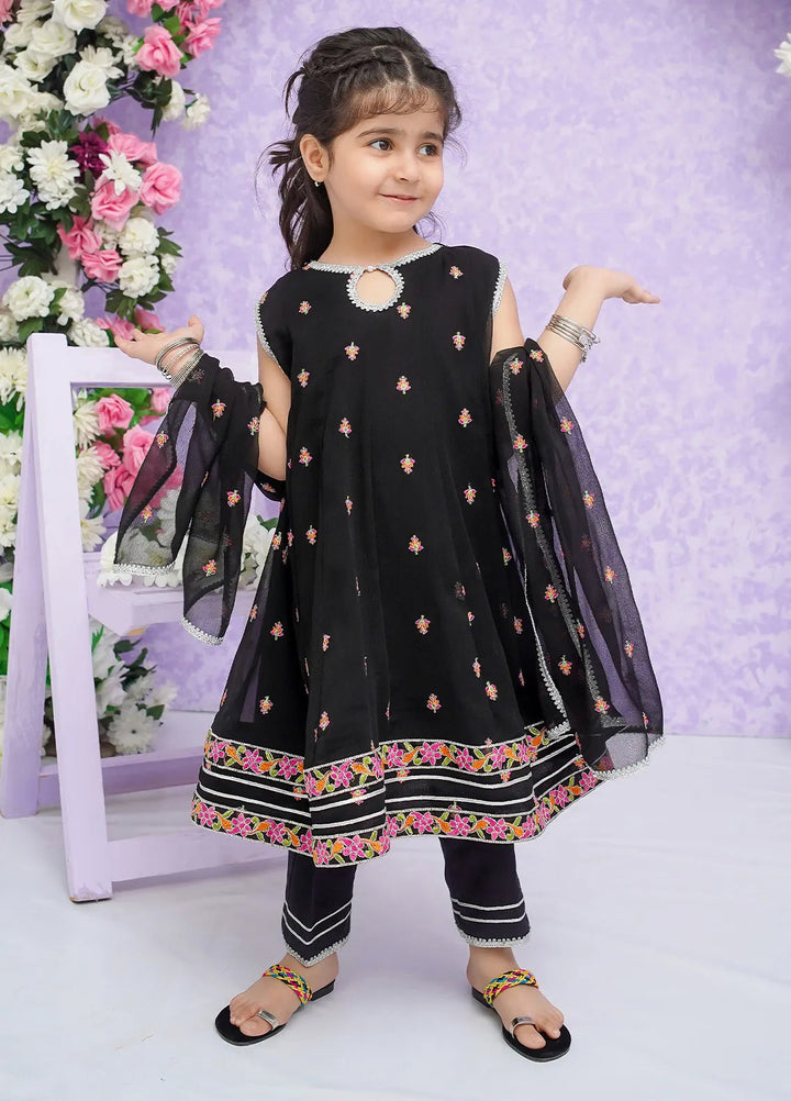 Modest Pret Embroidered Crinkle 3 Piece Suit Zaria