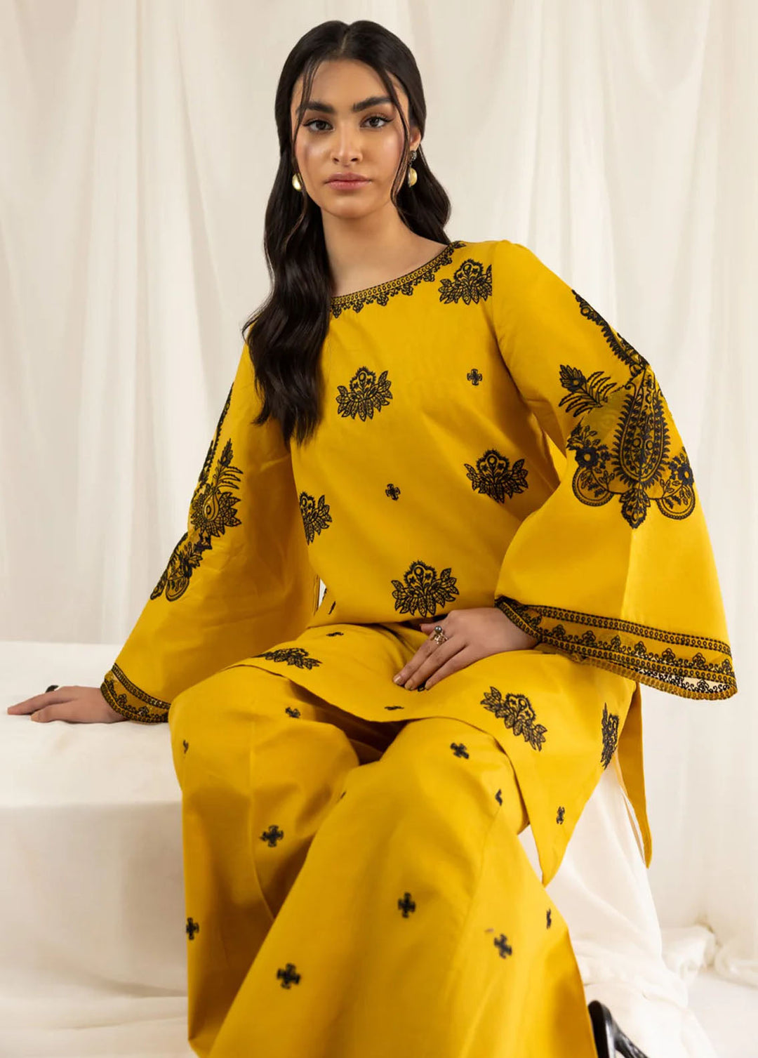 Mohagni Pret Embroidered Lawn 2 Piece Suit LEM-13