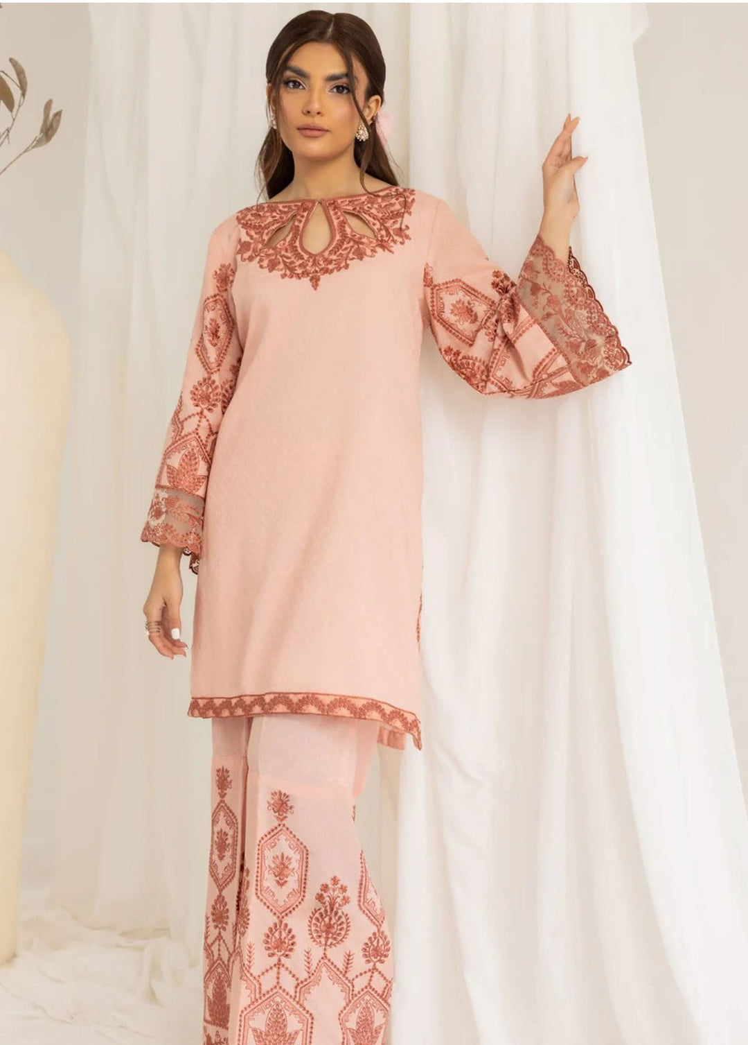 Mohagni Pret Embroidered Lawn 2 Piece Suit LEM-22