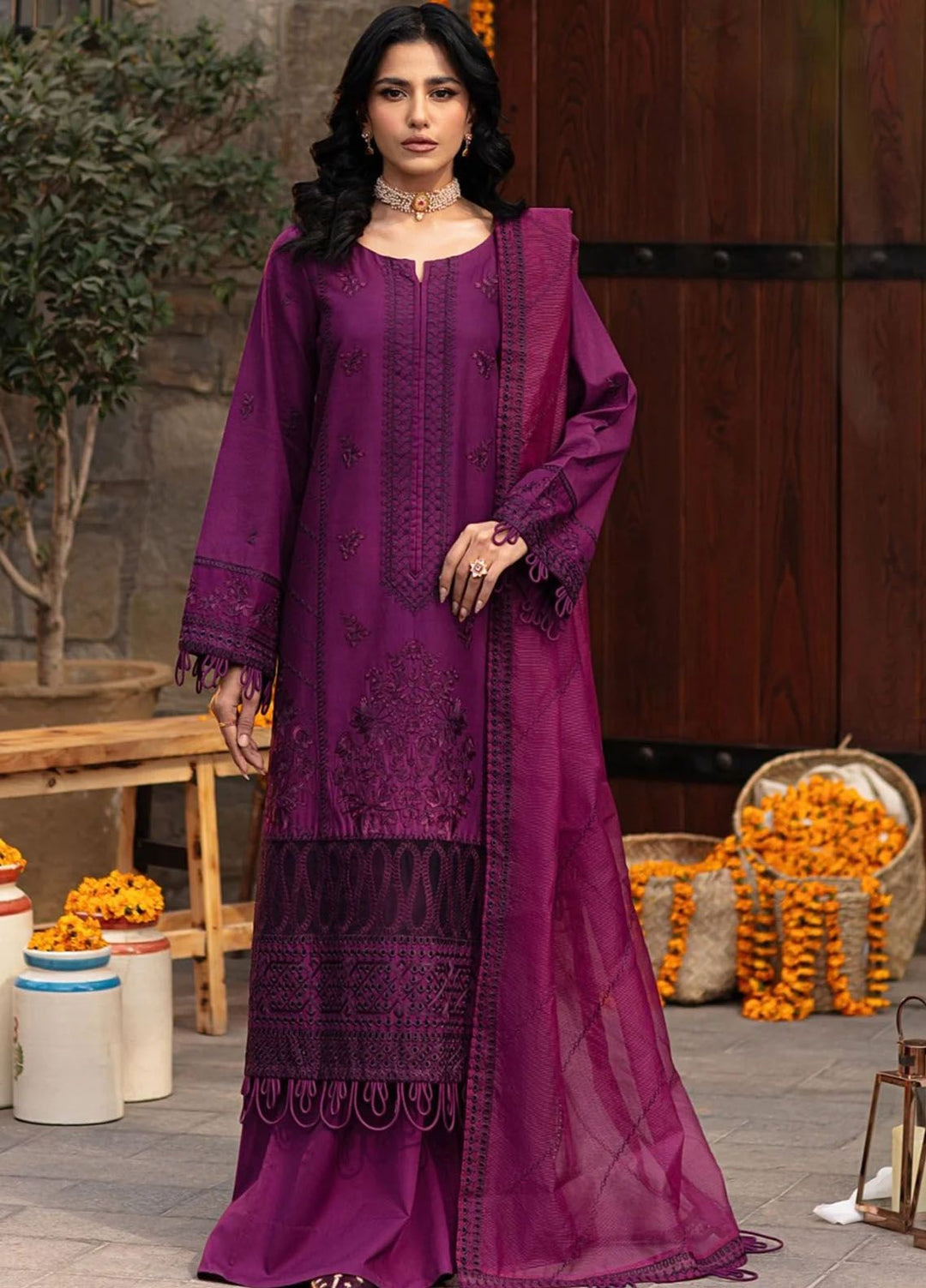 Mohagni Pret Embroidered Lawn 3 Piece Suit SCM-02