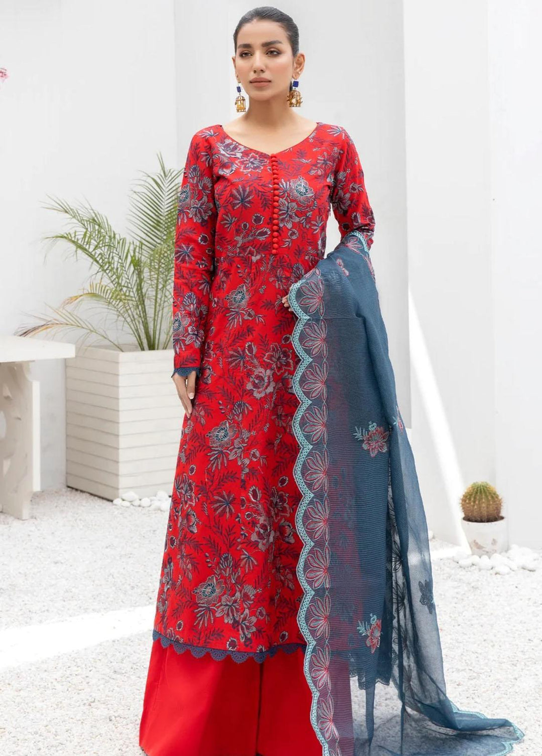 Mohagni Pret Embroidered Lawn 3 Piece Suit MGY-03