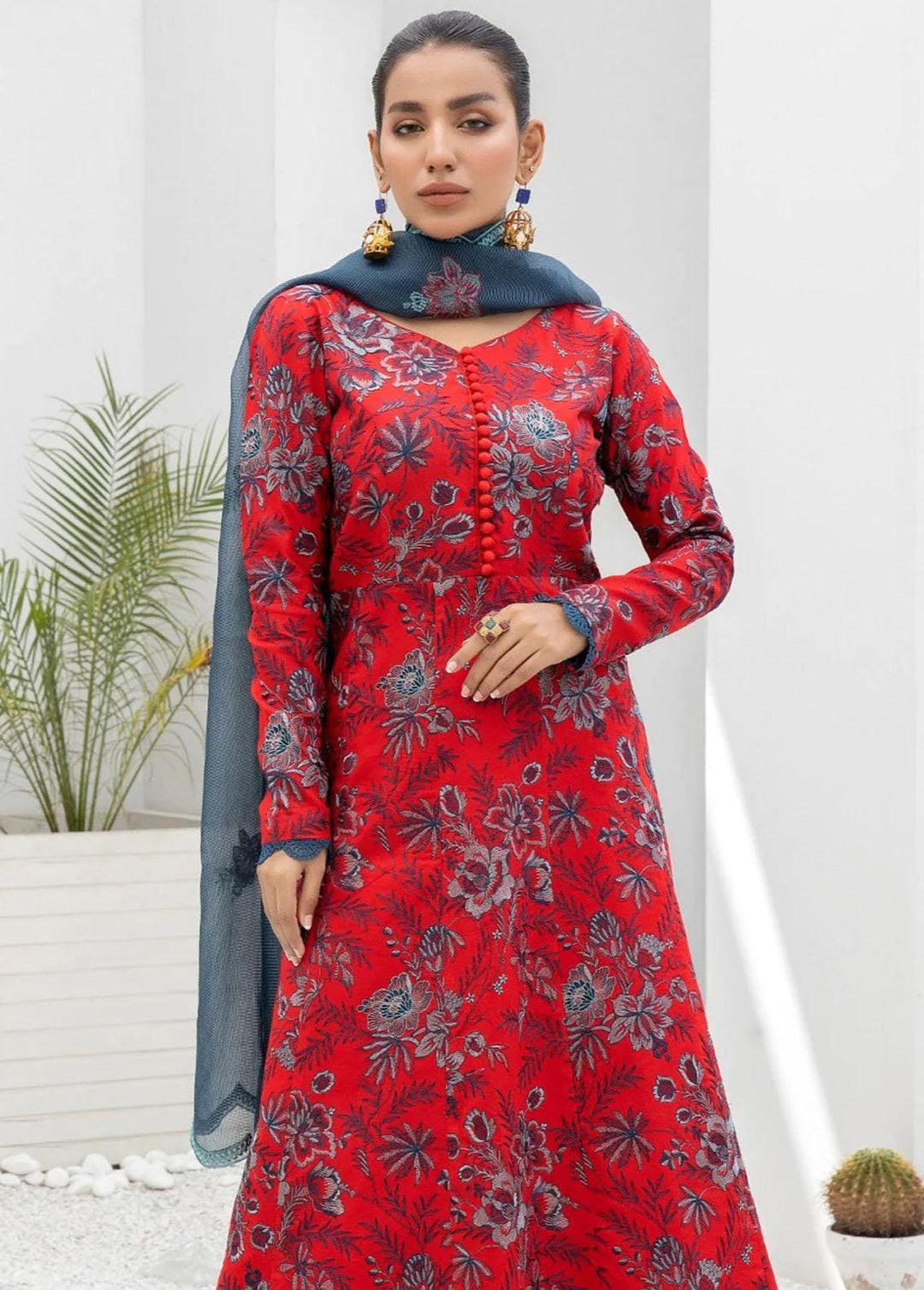 Mohagni Pret Embroidered Lawn 3 Piece Suit MGY-03