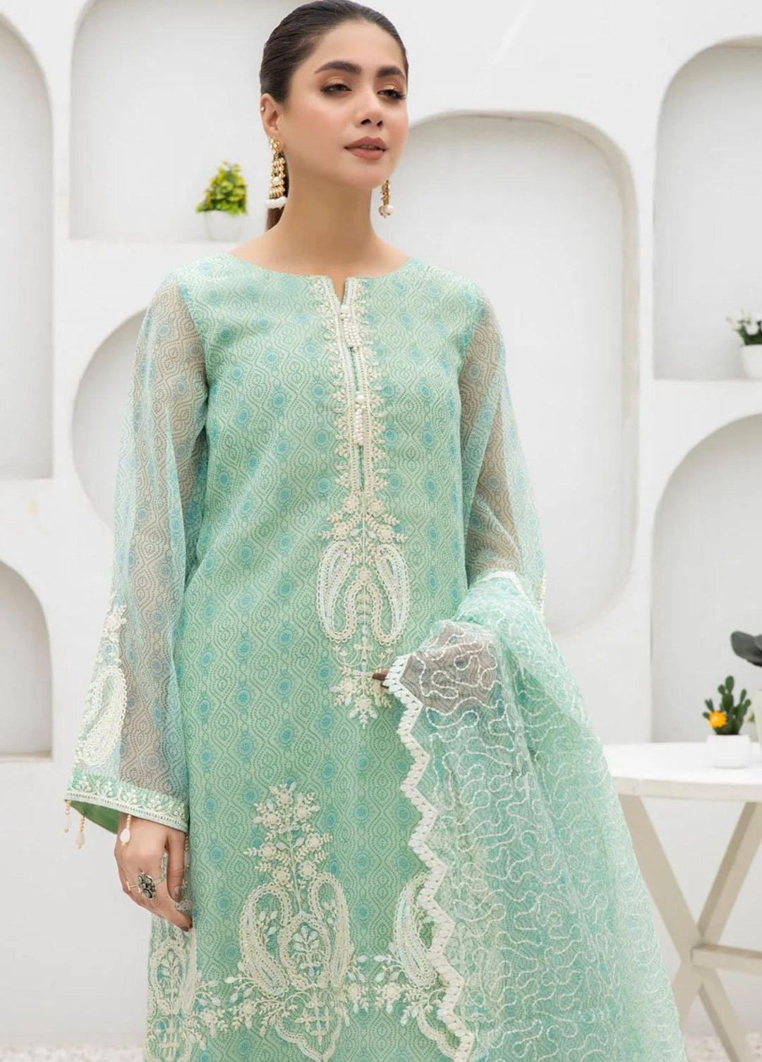 Mohagni Pret Embroidered Organza 3 Piece Suit POM-06