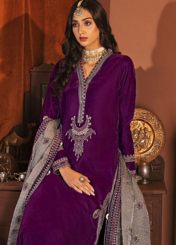 Motifz Embroidered Velvet Suits Unstitched 3 Piece MT22FV 3168 MEHAR-UN-NISA - Luxury Festive Collection