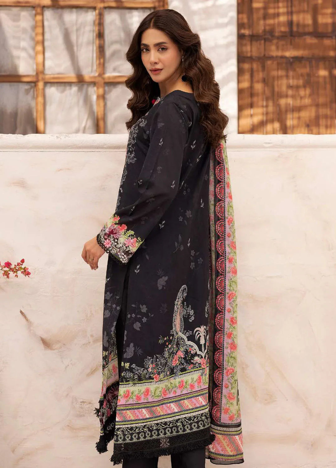 Motifz Embroidered Lawn Suits Unstitched 3 Piece 5413 Yaren - Summer Collection