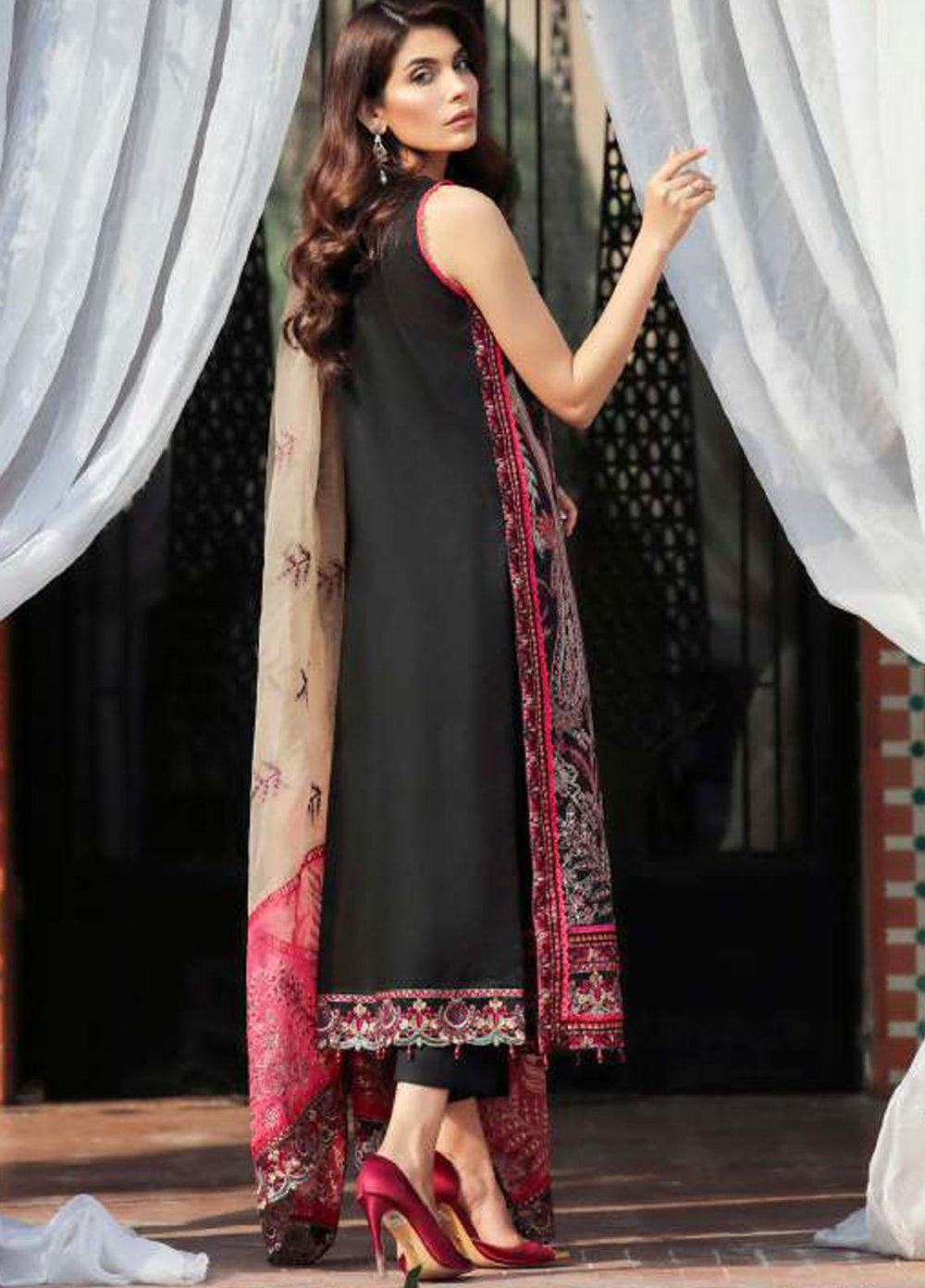 Motifz Embroidered Lawn Suit Unstitched 3 Piece MT22PL 3201 GARDEN OFF WONDER - Premium Collection