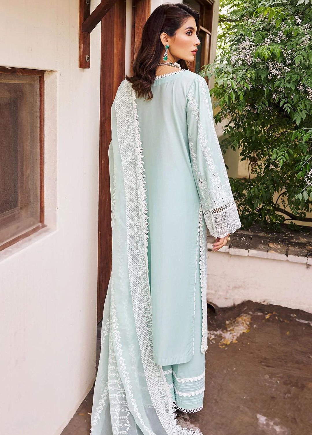 Motifz Embroidered Lawn Suits Unstitched 3 Piece MT23-P2 3976 MAHROSH - Premium Collection