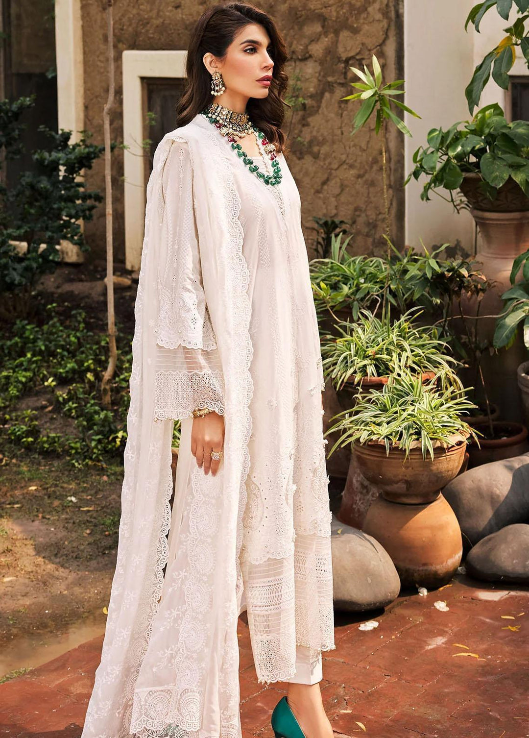 Motifz Embroidered Lawn Suits Unstitched 3 Piece MT23-P2 3977 ZOHRA - Premium Collection