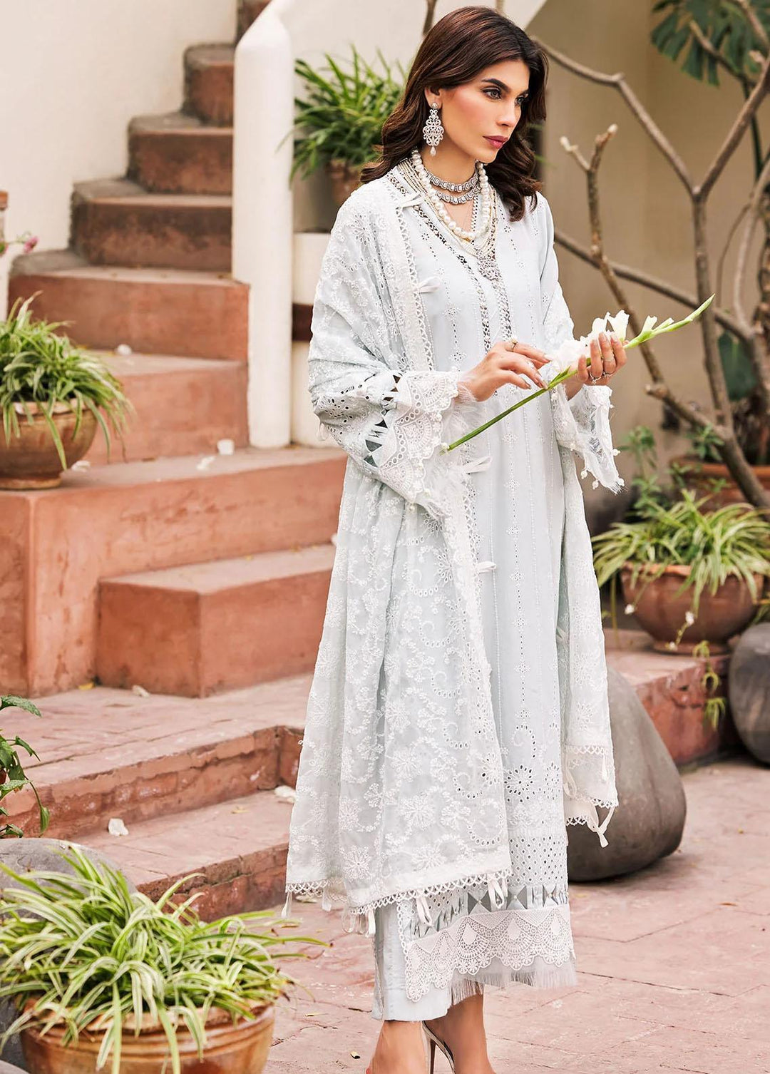 Motifz Embroidered Lawn Suits Unstitched 3 Piece MT23-P2 3981 NAZ - Premium Collection