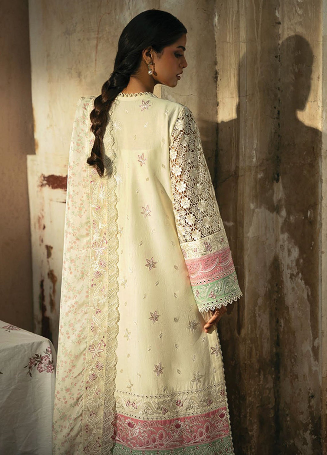 Mulaqaat by Afrozeh Embroidered Lawn Suits Unstitched 3 Piece AF25MFL D-08 Mohabbat - Summer Collection