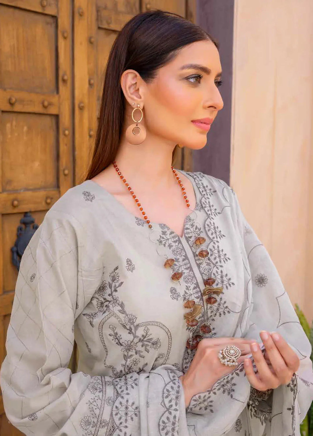 Murad By Riaz Arts Embroidered Lawn Suit Unstitched 3 Piece RA24M DE-04 - Summer Collection