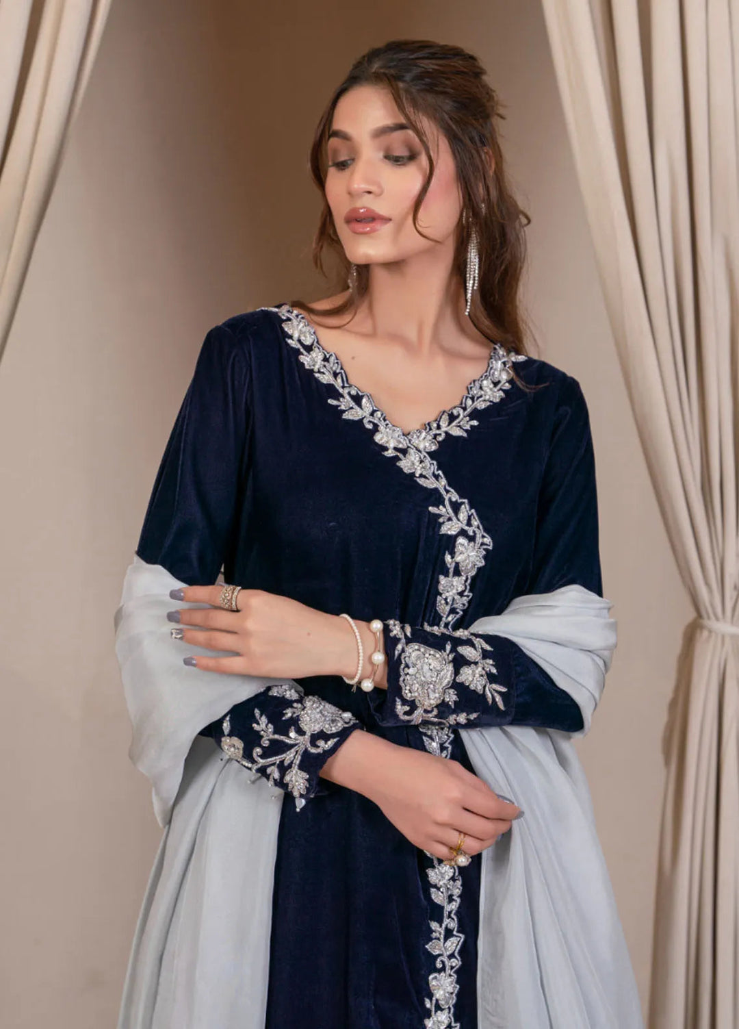 Mushq by Hadia Batool Pret Embroidered Velvet 3 Piece Suit Masakali
