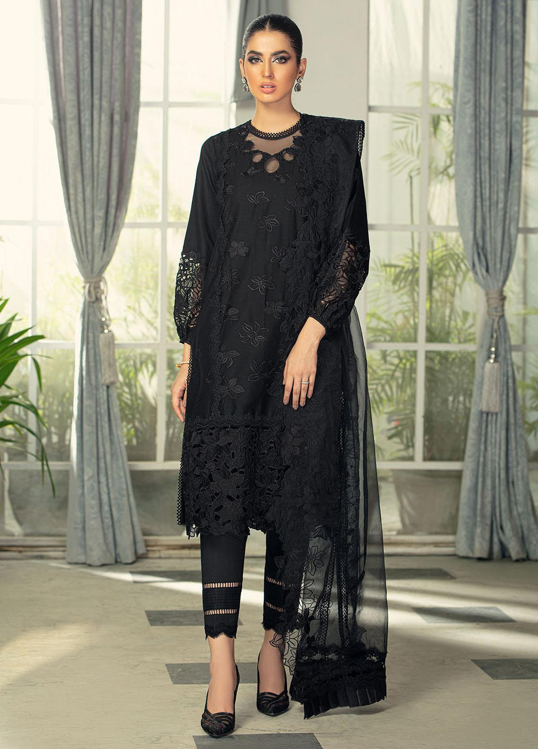 Mushq Pret Formal Lawn 3 piece Suit MQ21M 03 Black Beauty