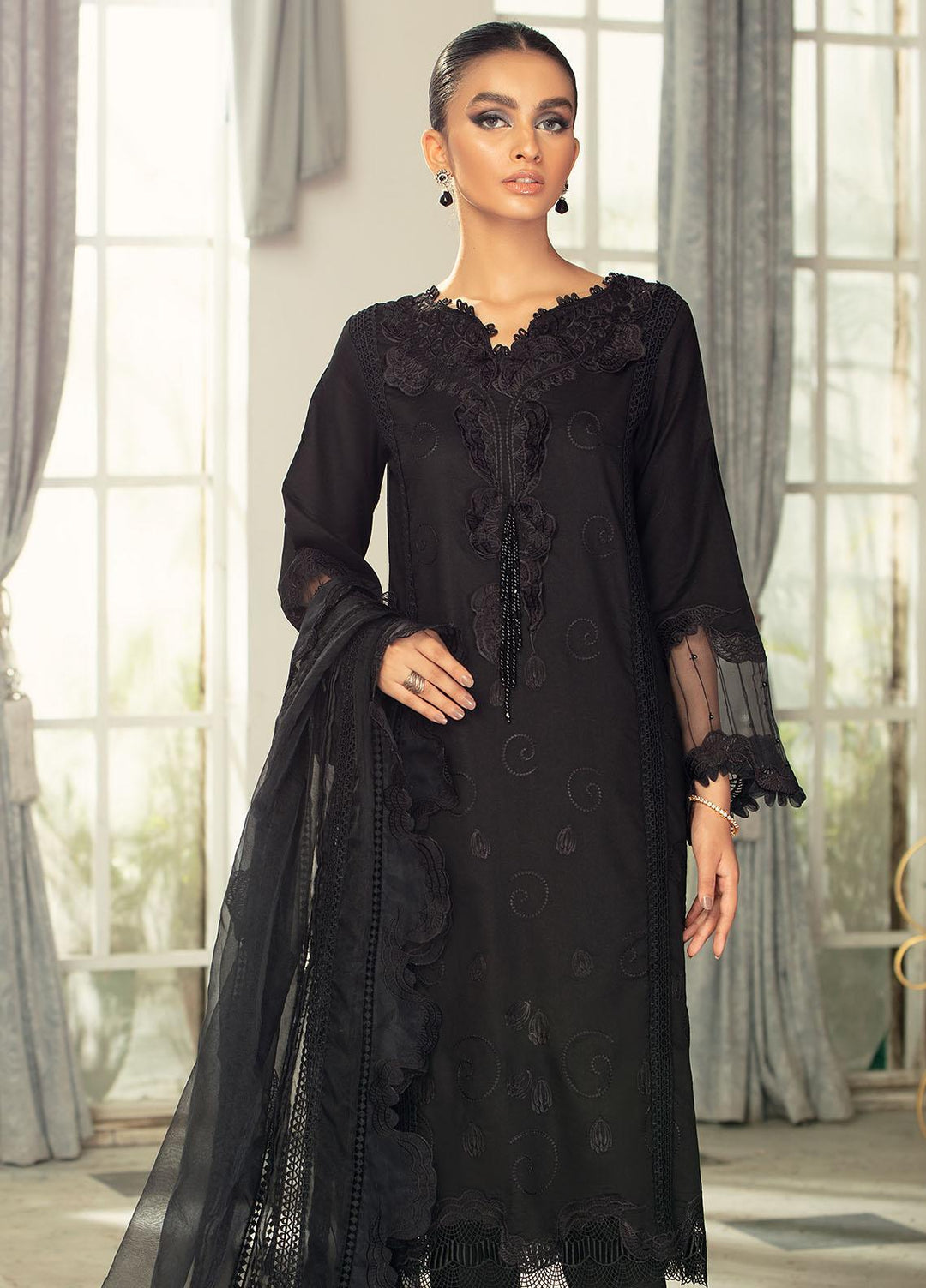 Mushq Pret Formal Lawn 3 Piece Suit MQ21M 05 Midnight Desire