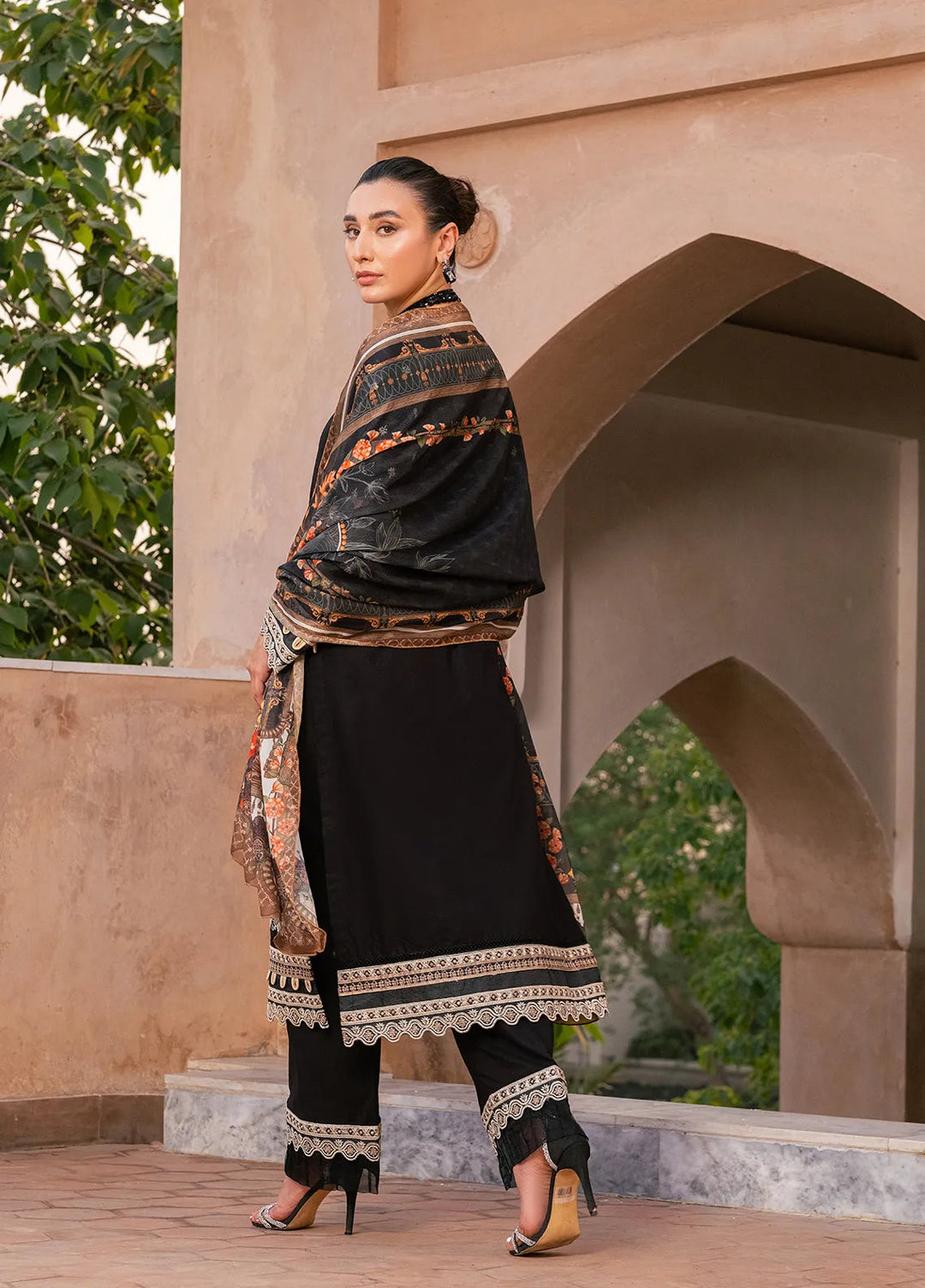 Naayas Pret Embroidered Lawn 3 Piece Suit Gloria