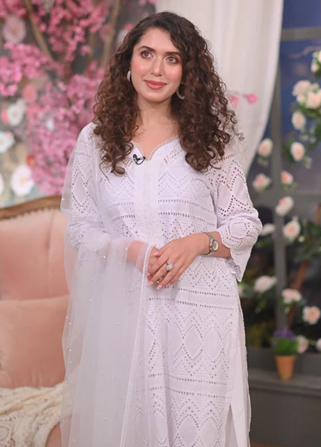 Naaz Couture Pret Embroidered Lawn 3 Piece Suit Farshi Chikankari-White
