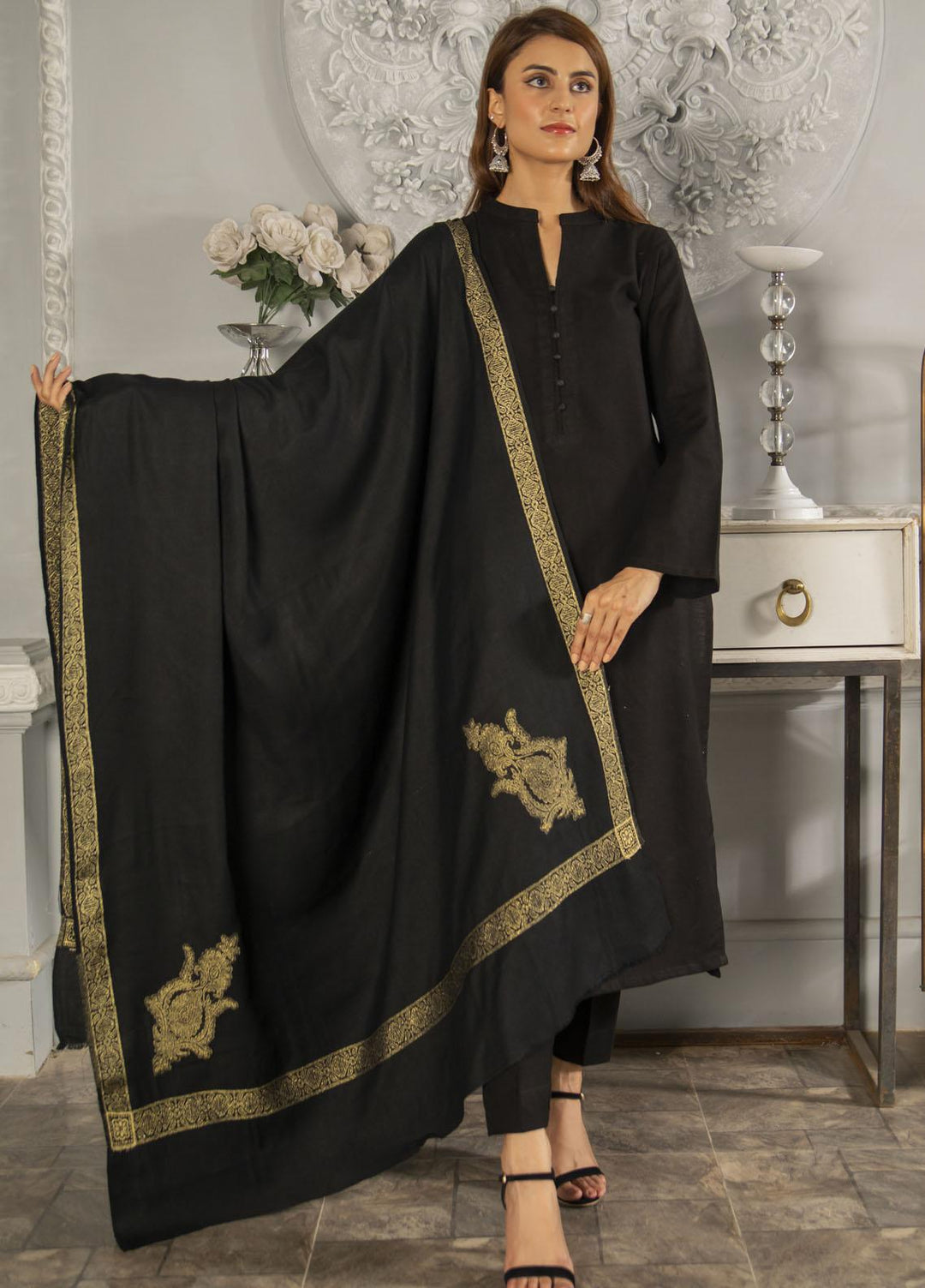 Naaz Couture   Black Pashmina Wool Jacquard Shawl - Winter Shawls