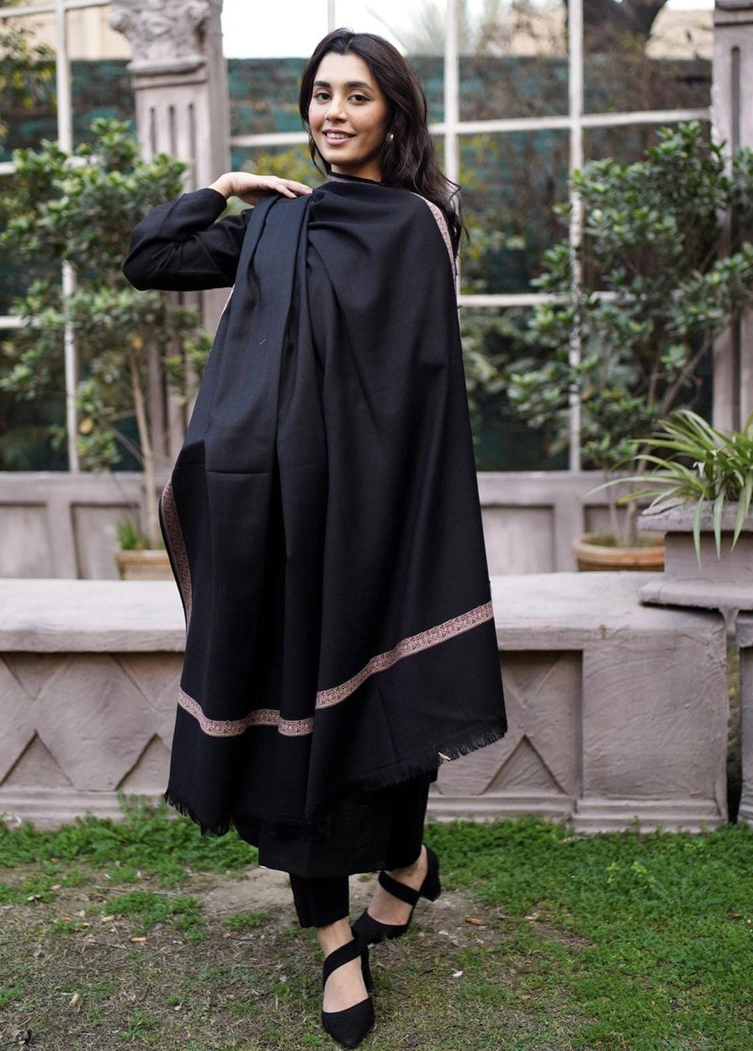 Naaz Couture    Black Pure Pashmina Wool Border - Women Shawls