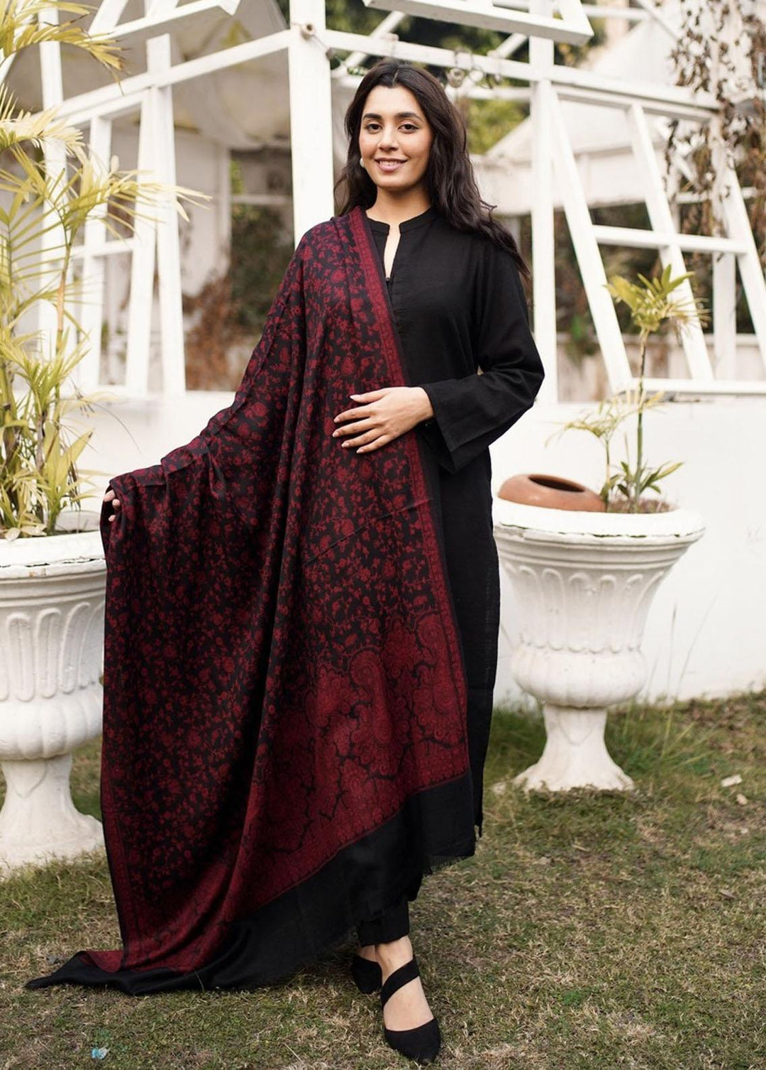 Naaz Couture    Handmade Black Indian Pashmina - Women Shawls