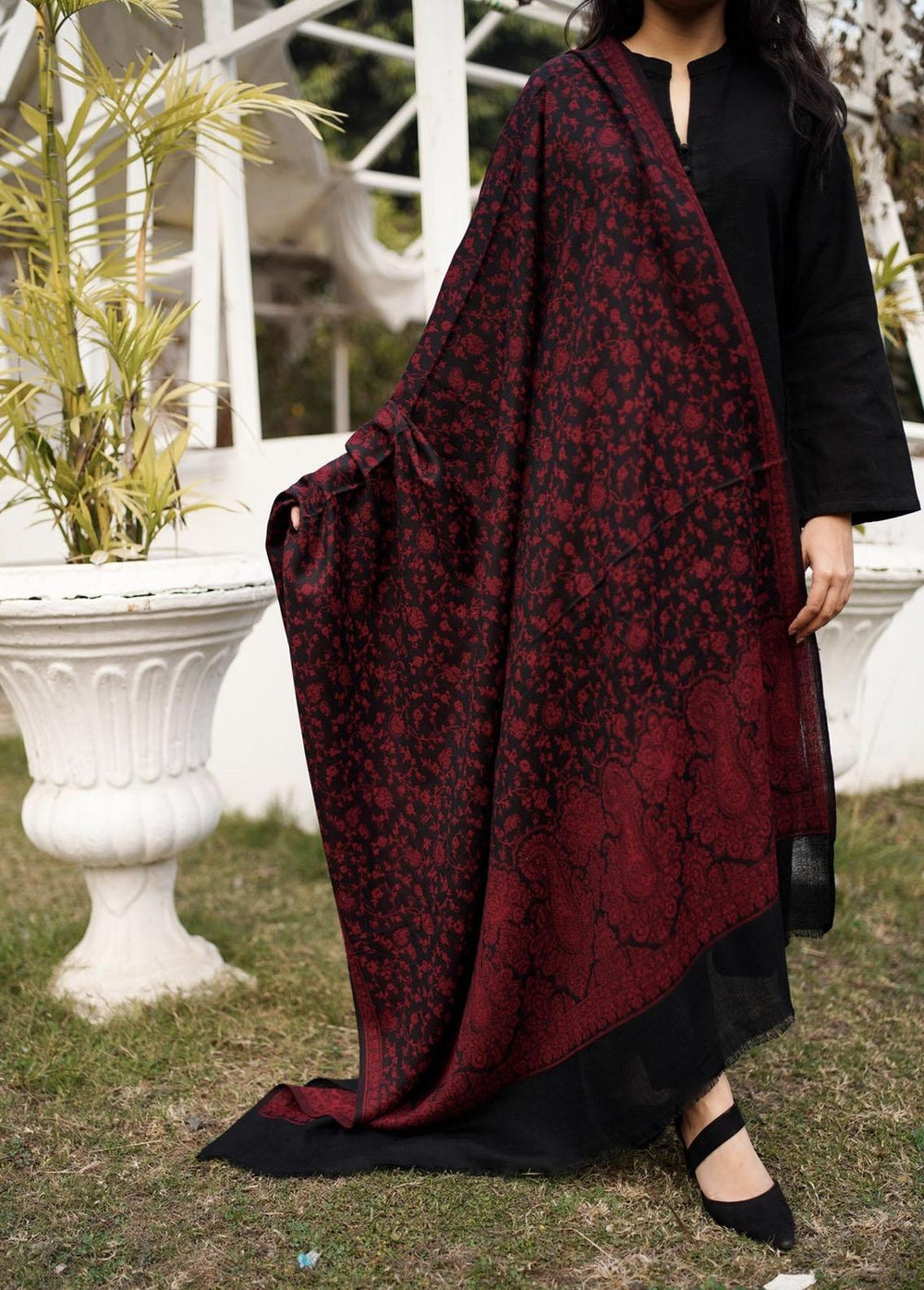 Naaz Couture    Handmade Black Indian Pashmina - Women Shawls