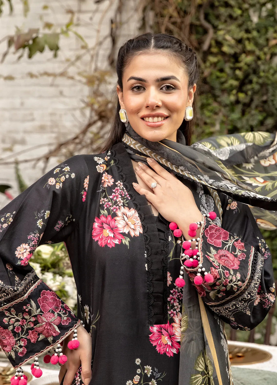 Nana Ka Ghar by Meerak Pret Chikankari Lawn 3 Piece Suit Naqsh