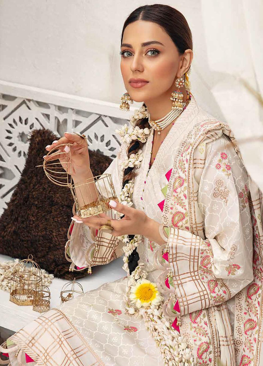 Nayaab By Gul Ahmed Printed Lawn Suits Unstitched 3 Piece GA22N CL-22127 - Summer Collection