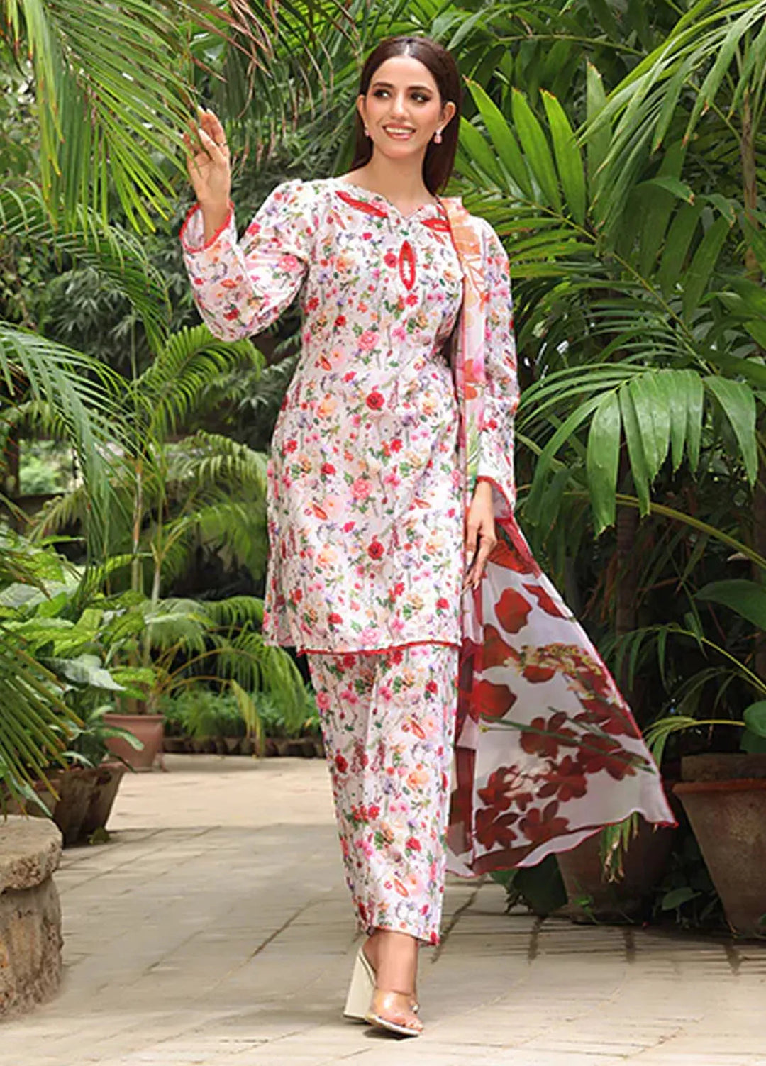 Nazmina Pret Casual Swiss Lawn 3 Piece Suit Idyllic LD-07