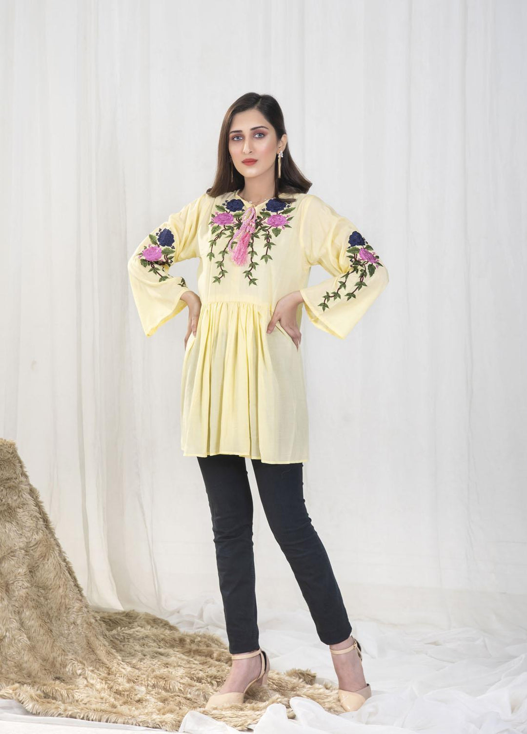 Nazmina Pret Casual Boski Top NZ23SSP AB-503 Lemon Lime Embroidered Top