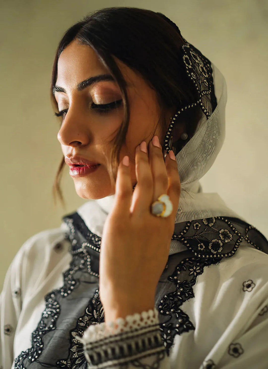 Neeshay Monochrome Embroidered Lawn Suit Unstitched 3 Piece NSH24M Lueur - Summer Collection