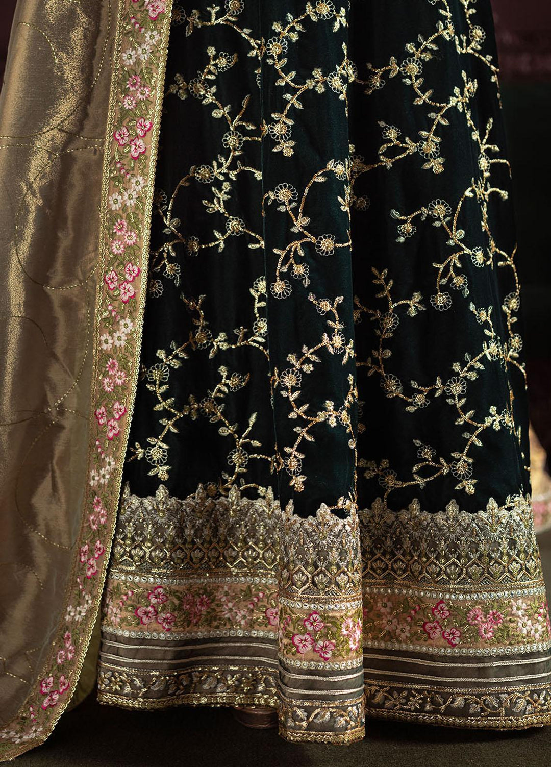 Niloufer By Mushq Embroidered Velvet Suits Unstitched 3 Piece MQ23N MV23-07 Shahinaz - Luxury Collection